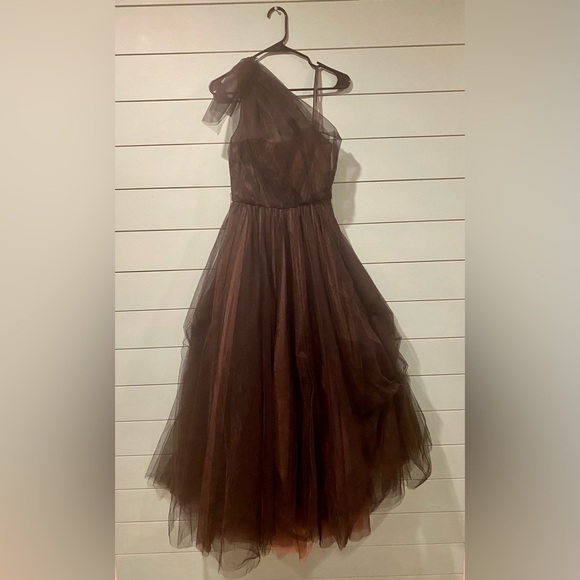 BCBGMaxAzria Dresses & Skirts - BCBGMAXAZRIA dress gown size 12 one shoulder tulle black